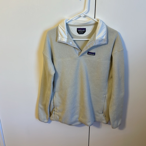 Patagonia Women's Lightweight Better Sweater Marsupial Pullover Bleached Stone - Picture 3 of 5